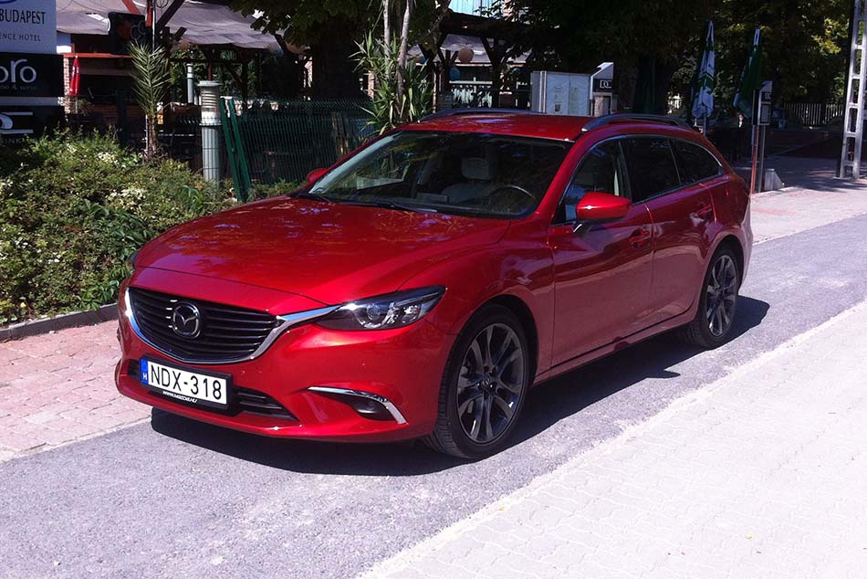 Mazda 6 Sportkombi teszt – Minimális sminkelés