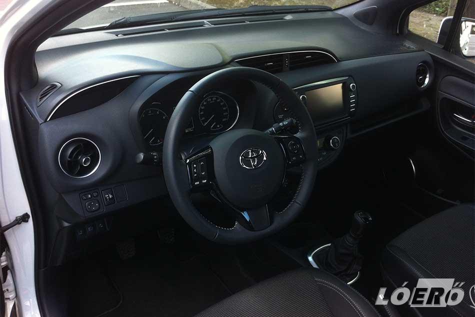 A Toyota Yaris facelift 2017 során az utastérre már kevesebb időt fordítottak a mérnökök.