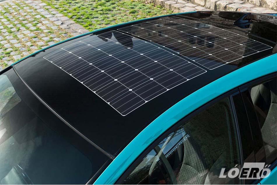 Újdonság az idei Prius Plug-in Hybrid esetében az EV-hatótávolságot növelő napelemes tető.