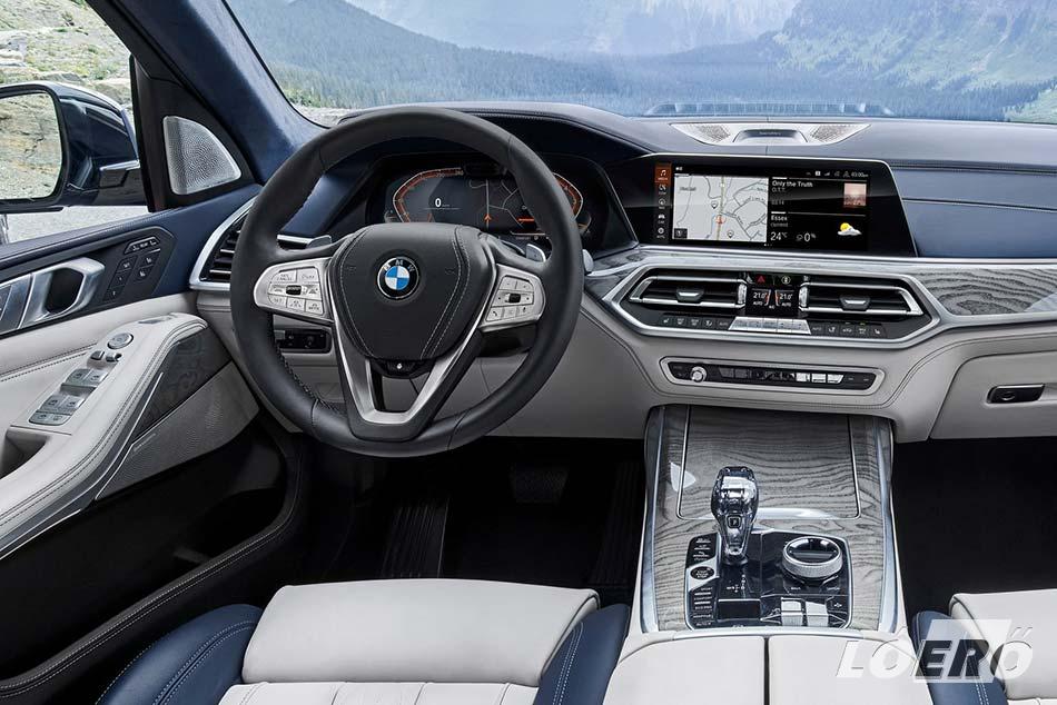 Kiváló minőség és a BMW X7 méretek kínálta óriási beltér jellemzi a prémium szegmens új szereplőjét.