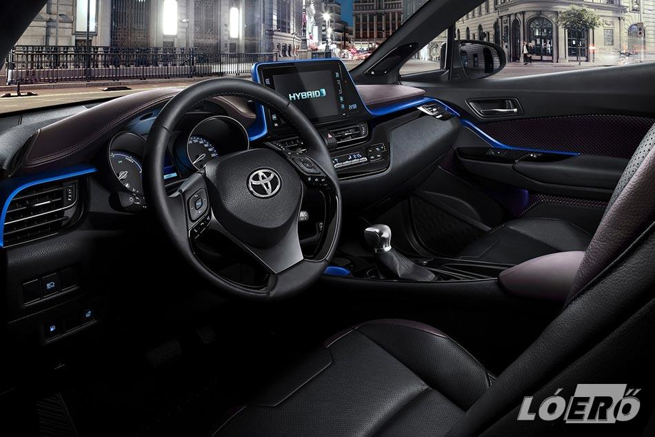 A Toyota C-HR 1.8 hybrid utastér szintén kiváló minőséget képvisel. Mindenhol drága, puha műanyag és finom anyagfelhasználás.